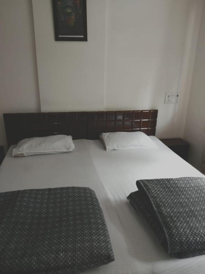 Le Pension Daman Extérieur photo