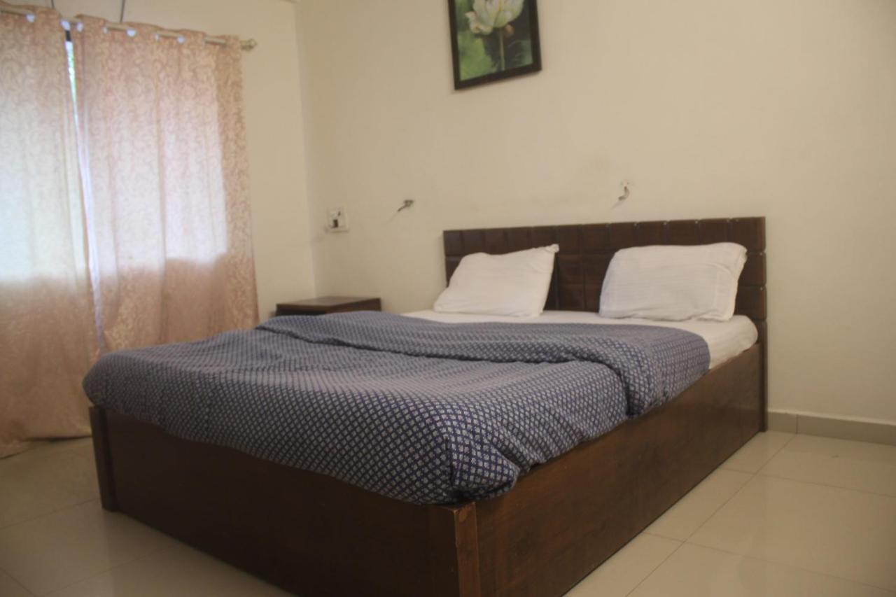 Le Pension Daman Extérieur photo