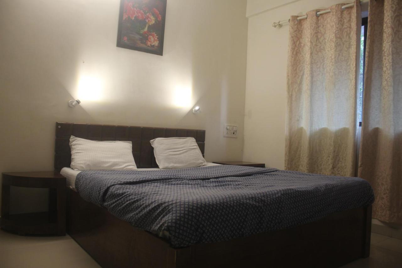 Le Pension Daman Extérieur photo